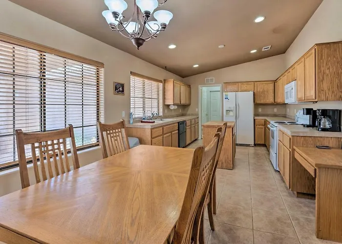 5 Mi To & Marina: Havasu Getaway! * Lake Havasu City